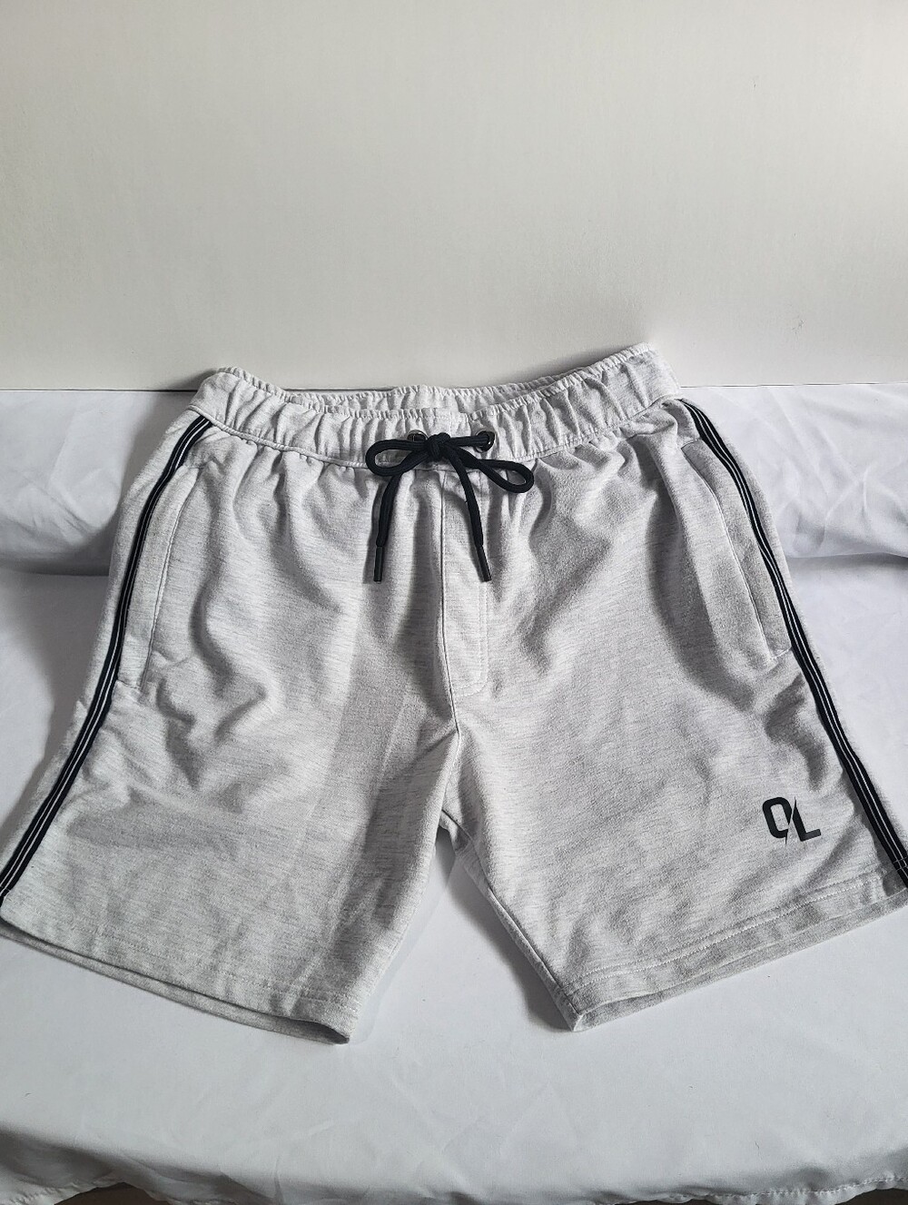 Outlander Casuals Grey Shorts Navy Drawstring Zipper Pockets Back Pocket Size M